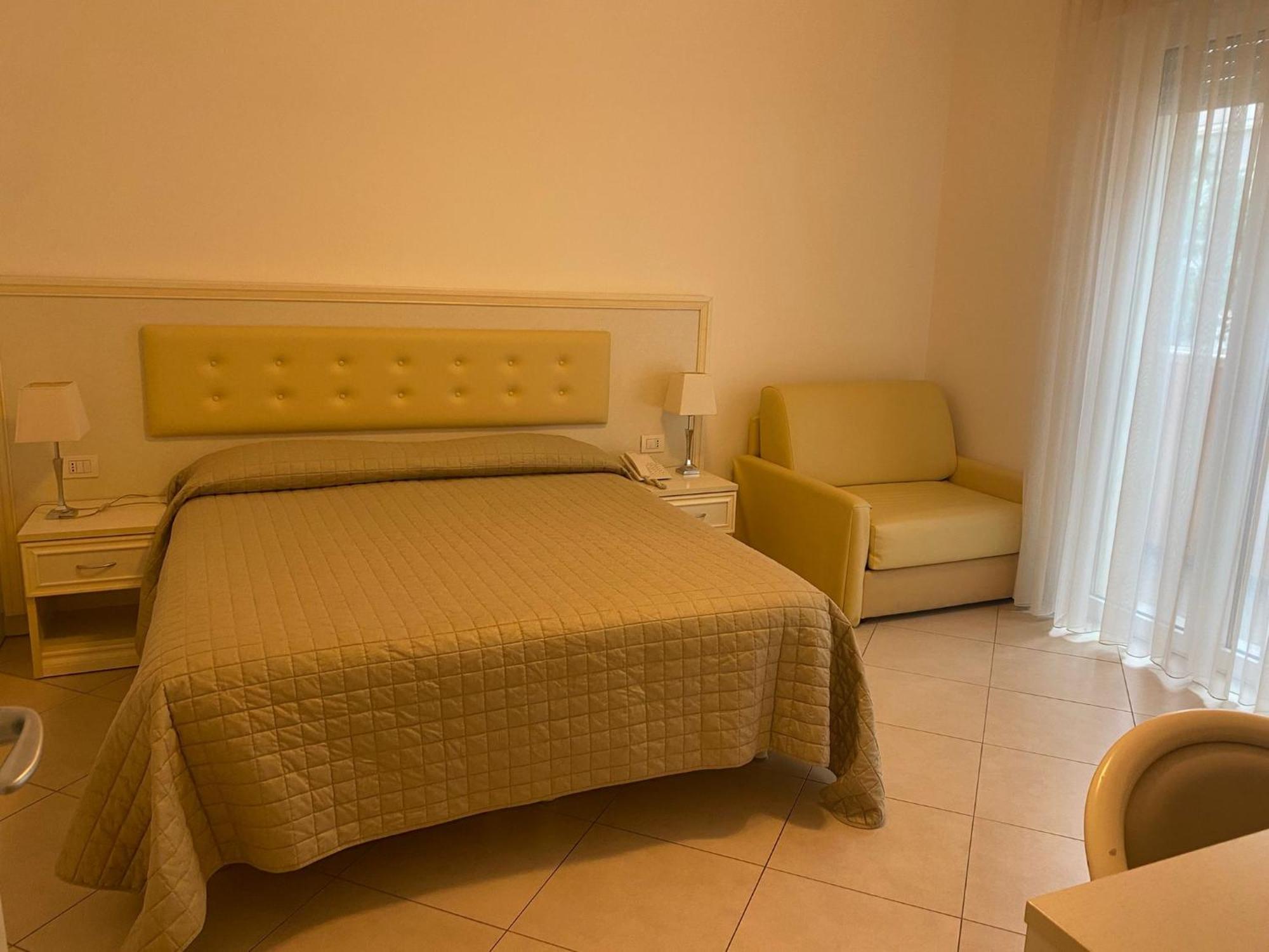 Residence Suite Smeraldo Riccione Ngoại thất bức ảnh